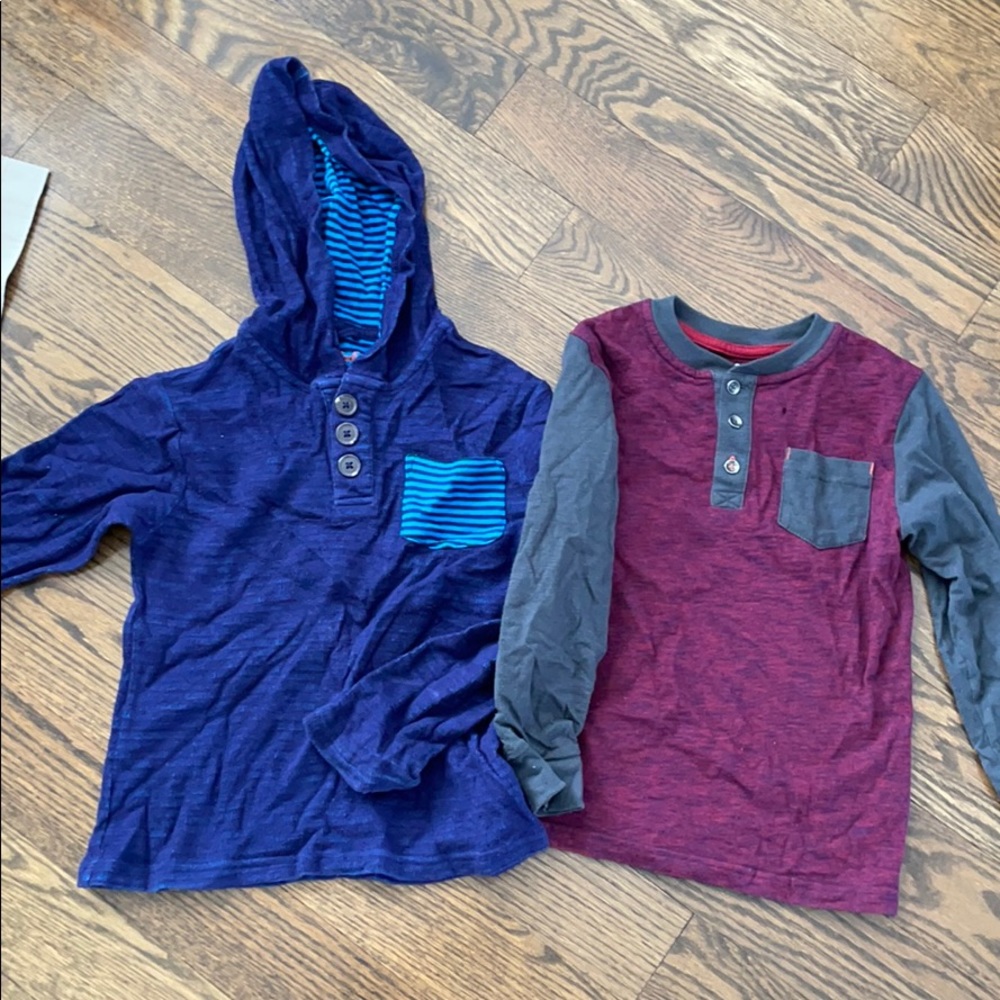 Boys long sleeve shirts. Size XS.